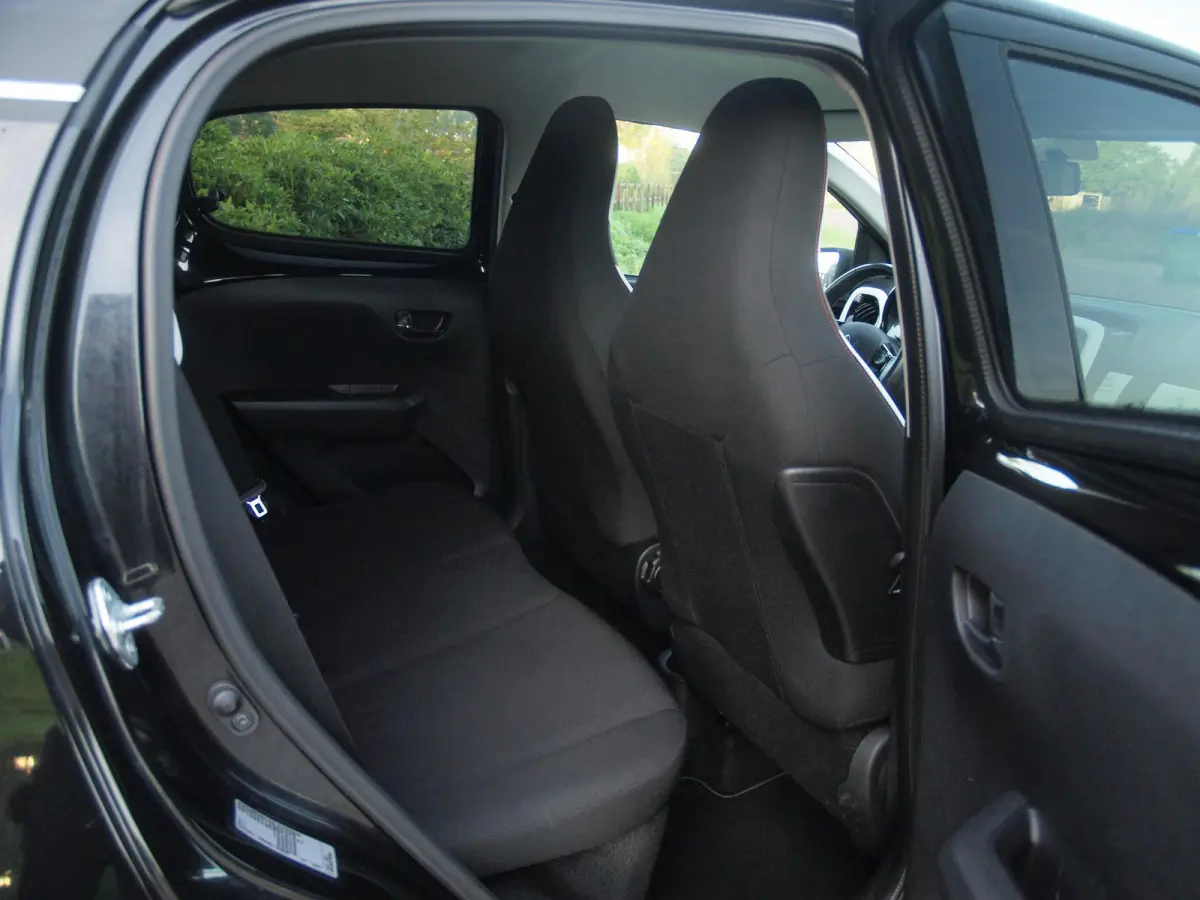 1.0 VTi Urban Ride | Camera | 5-deurs | Airco | 15 Inch | NL-Auto |