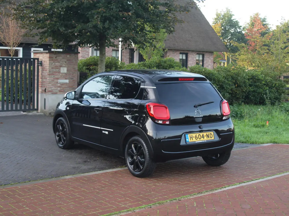 1.0 VTi Urban Ride | Camera | 5-deurs | Airco | 15 Inch | NL-Auto |