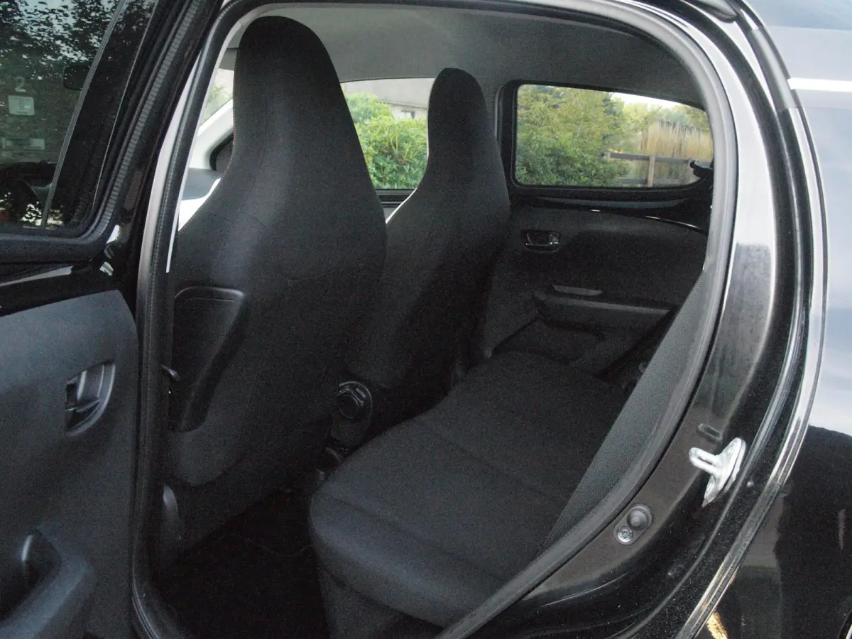 1.0 VTi Urban Ride | Camera | 5-deurs | Airco | 15 Inch | NL-Auto |