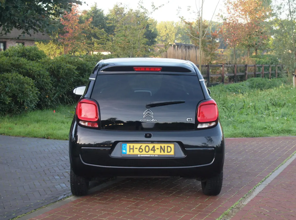 1.0 VTi Urban Ride | Camera | 5-deurs | Airco | 15 Inch | NL-Auto |