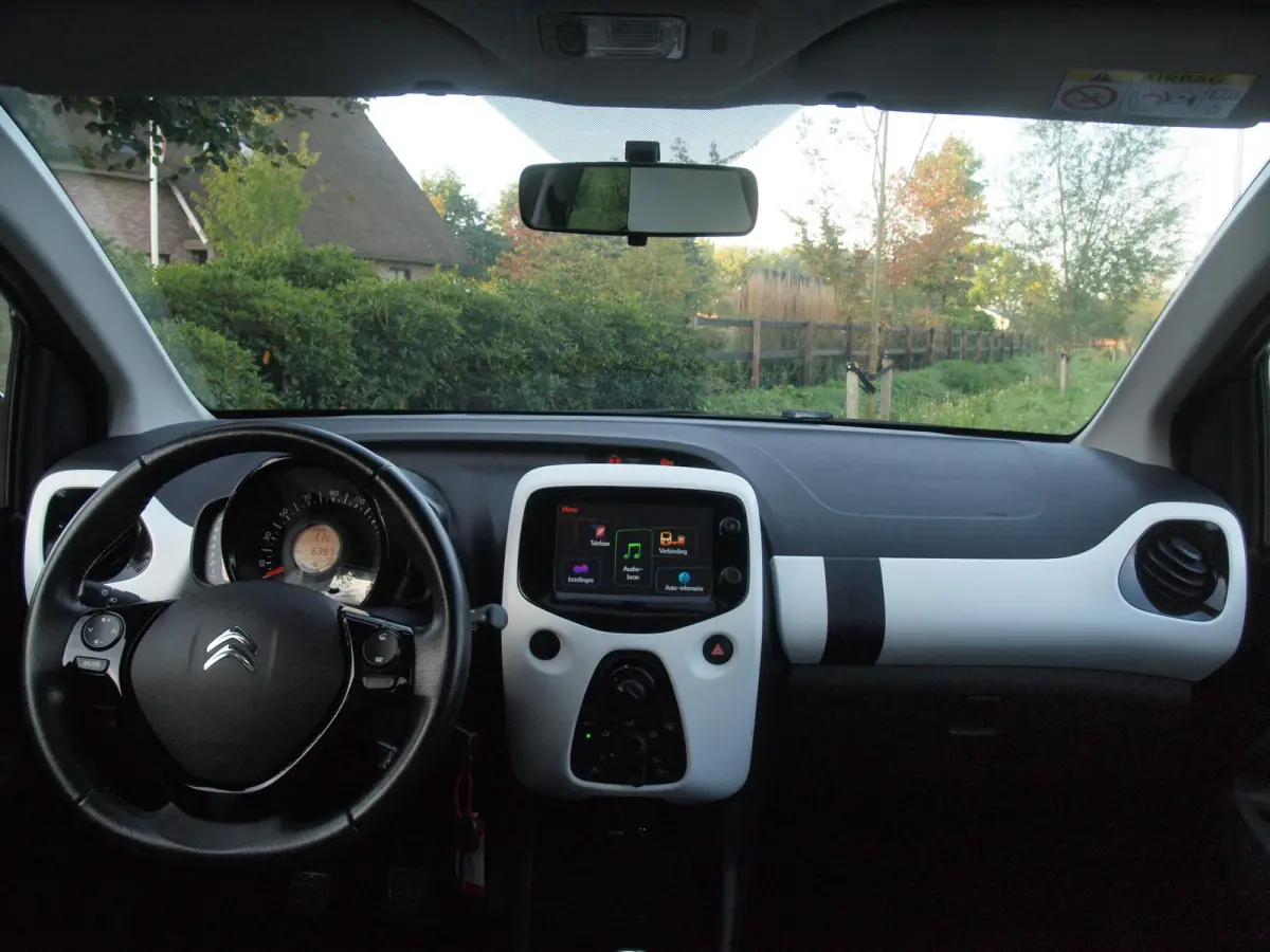 1.0 VTi Urban Ride | Camera | 5-deurs | Airco | 15 Inch | NL-Auto |