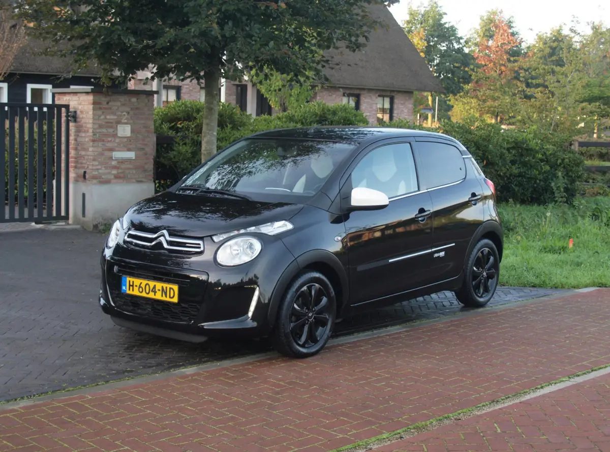 1.0 VTi Urban Ride | Camera | 5-deurs | Airco | 15 Inch | NL-Auto |