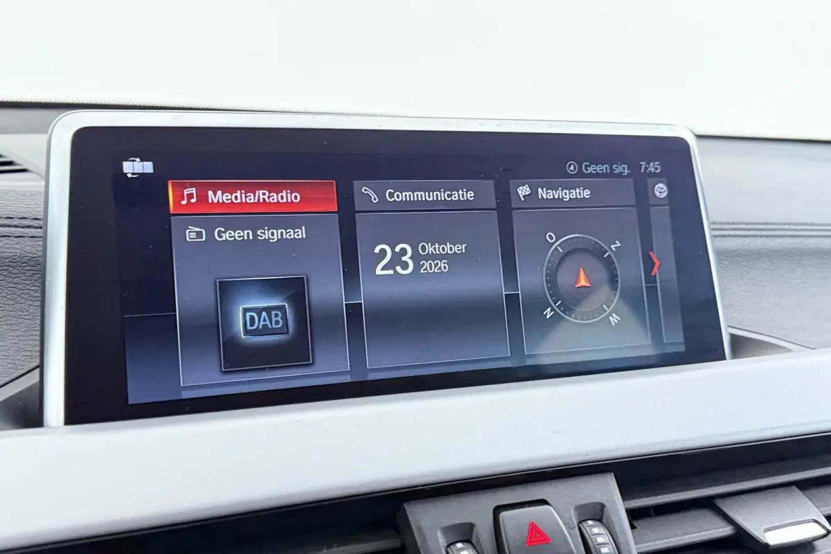 SDrive18i Business Edition Plus | Sportstoelen | Breed Navi | Camera | Stoelverwarming |