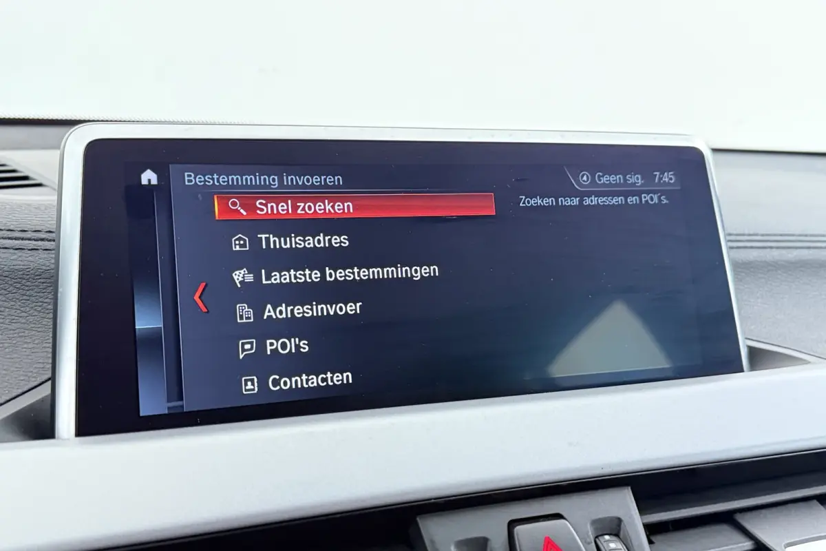 SDrive18i Business Edition Plus | Sportstoelen | Breed Navi | Camera | Stoelverwarming |