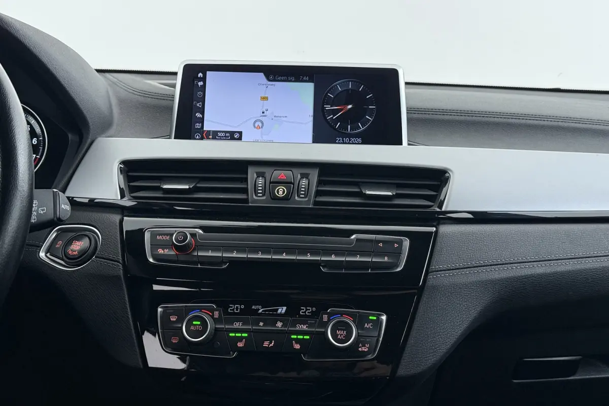 SDrive18i Business Edition Plus | Sportstoelen | Breed Navi | Camera | Stoelverwarming |
