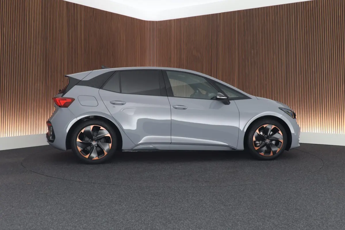 Business 231pk 62 kWh Camera Parkeersensoren ACC Navigatie Sportstoelen