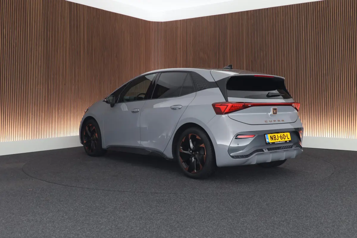 Business 231pk 62 kWh Camera Parkeersensoren ACC Navigatie Sportstoelen