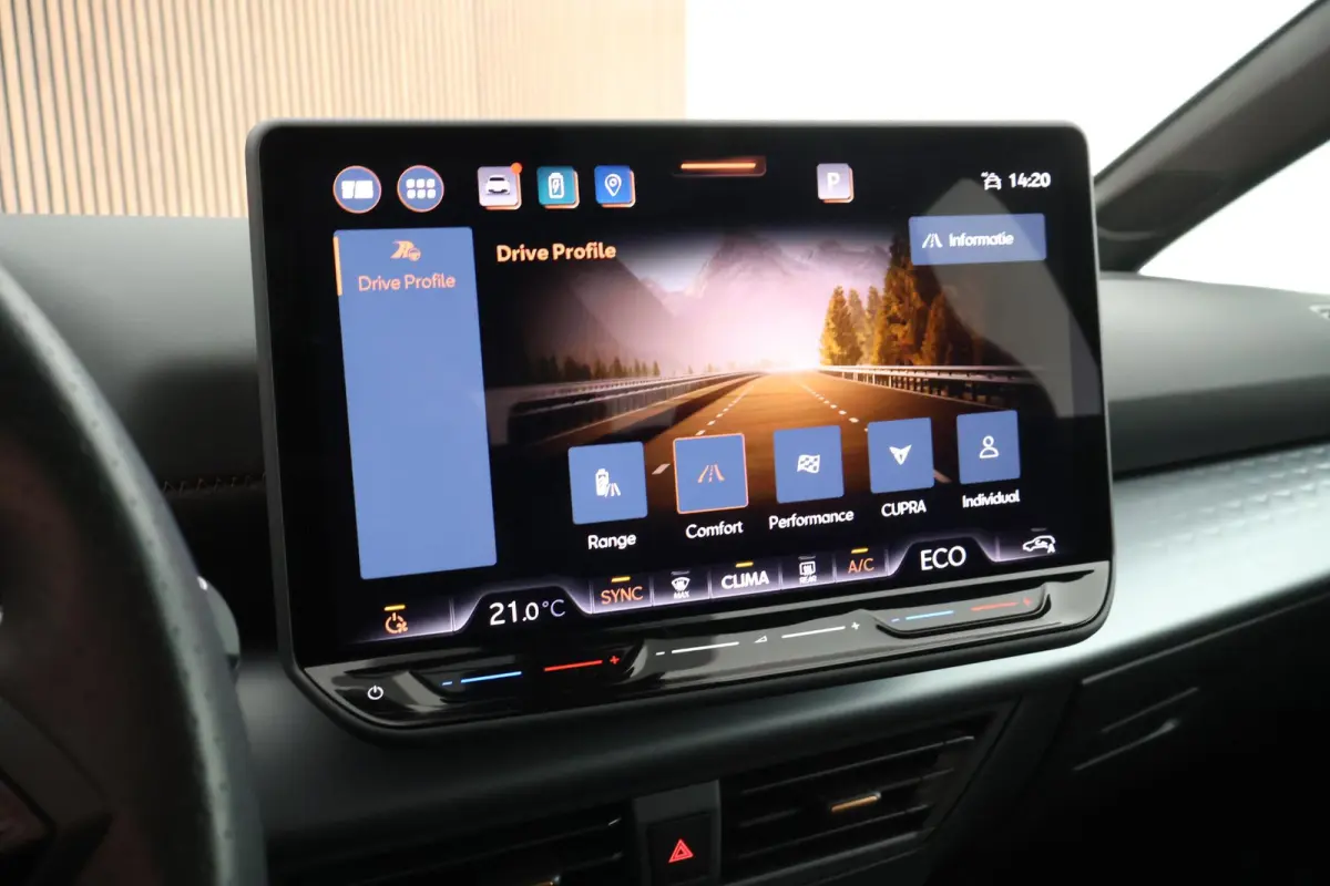 Business 231pk 62 kWh Camera Parkeersensoren ACC Navigatie Sportstoelen