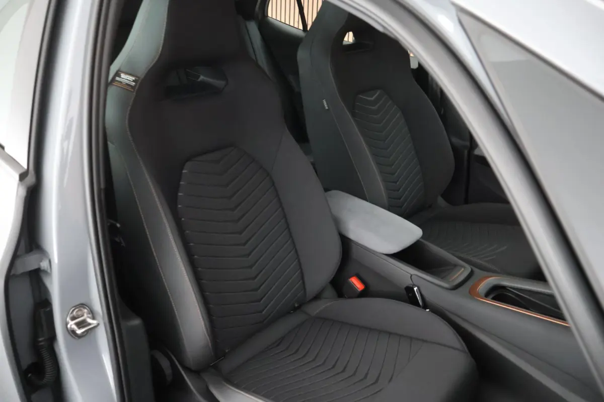 Business 231pk 62 kWh Camera Parkeersensoren ACC Navigatie Sportstoelen