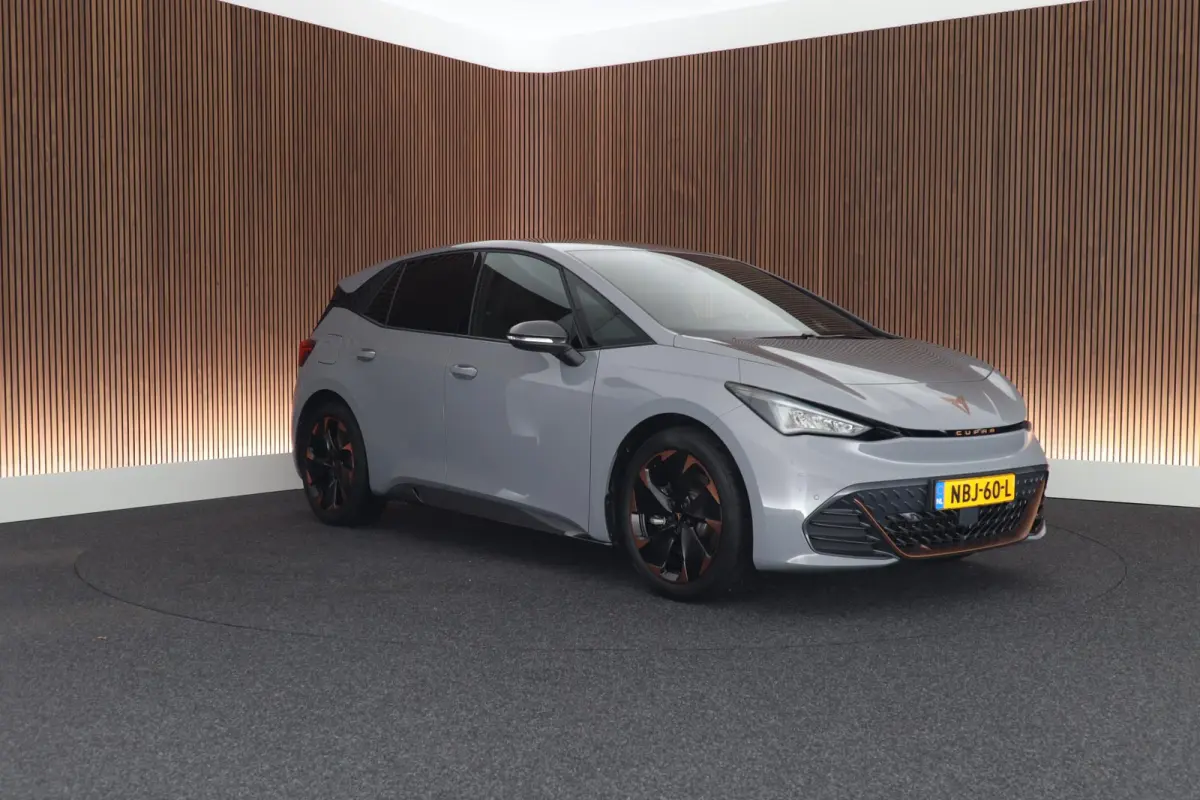 Business 231pk 62 kWh Camera Parkeersensoren ACC Navigatie Sportstoelen