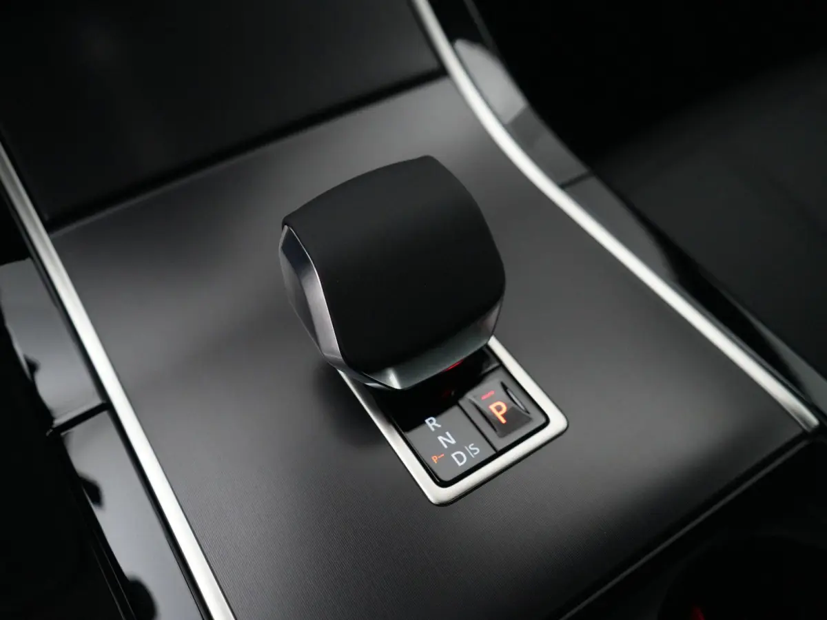 1.5 P270e PHEV AWD Business Dynamic Edition | Nu met €6.127,- voordeel!* | Elektr. Trekhaak | Pixel LED | Black Exterior Pack | Panoramisch schuifdak |