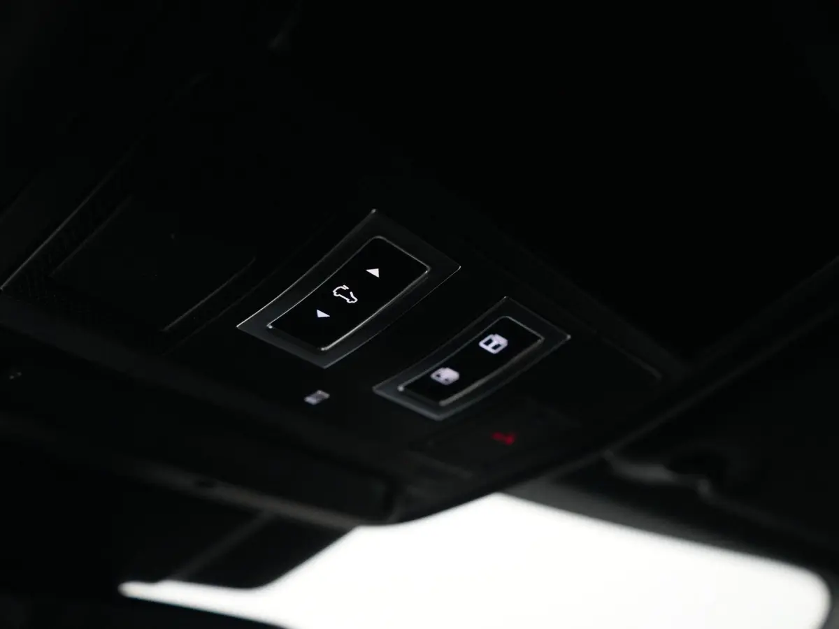 1.5 P270e PHEV AWD Business Dynamic Edition | Nu met €6.127,- voordeel!* | Elektr. Trekhaak | Pixel LED | Black Exterior Pack | Panoramisch schuifdak |