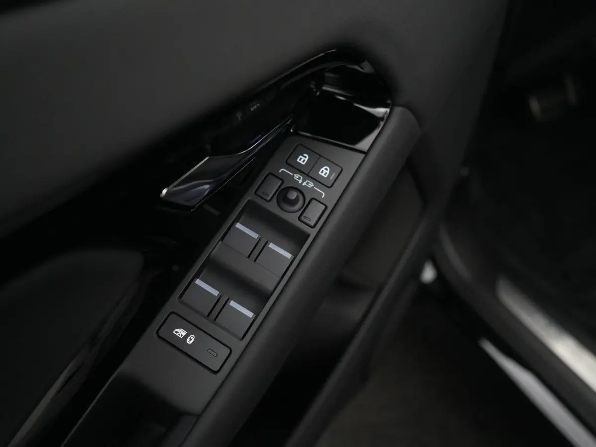 1.5 P270e PHEV AWD Business Dynamic Edition | Nu met €6.127,- voordeel!* | Elektr. Trekhaak | Pixel LED | Black Exterior Pack | Panoramisch schuifdak |