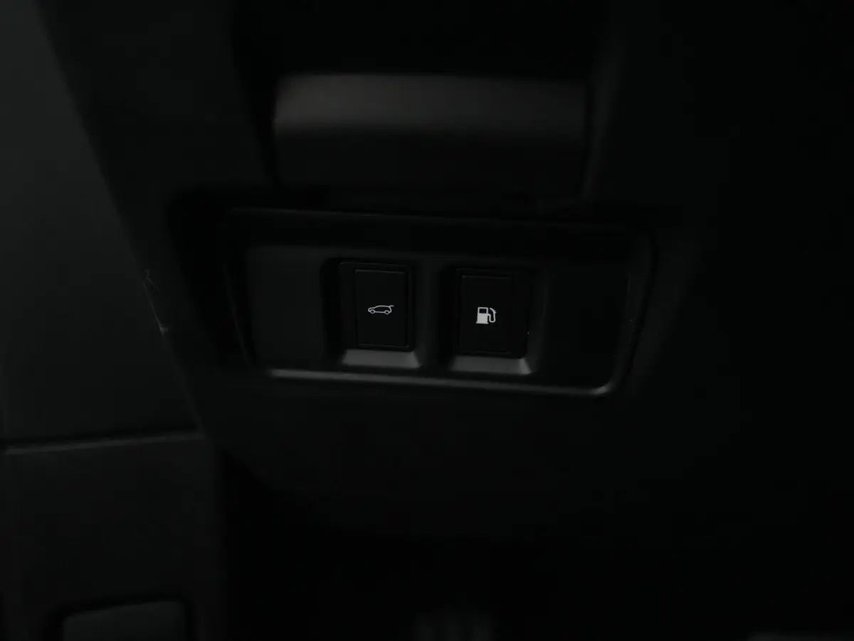 1.5 P270e PHEV AWD Business Dynamic Edition | Nu met €6.127,- voordeel!* | Elektr. Trekhaak | Pixel LED | Black Exterior Pack | Panoramisch schuifdak |
