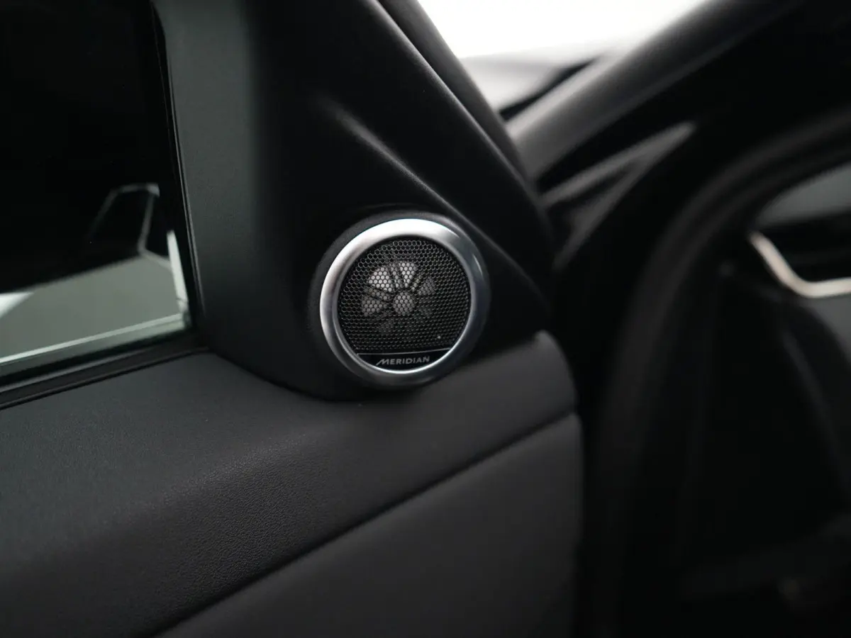 1.5 P270e PHEV AWD Business Dynamic Edition | Nu met €6.127,- voordeel!* | Elektr. Trekhaak | Pixel LED | Black Exterior Pack | Panoramisch schuifdak |