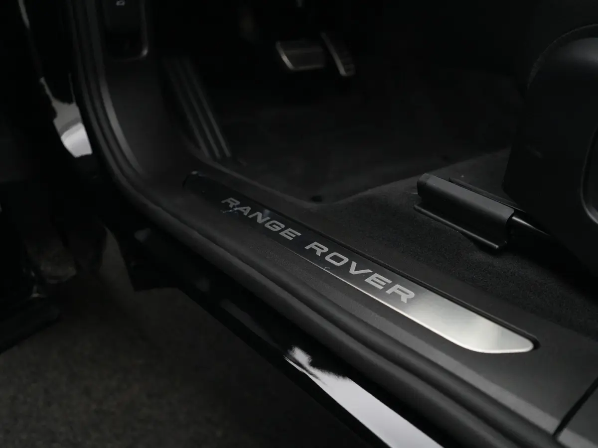1.5 P270e PHEV AWD Business Dynamic Edition | Nu met €6.127,- voordeel!* | Elektr. Trekhaak | Pixel LED | Black Exterior Pack | Panoramisch schuifdak |