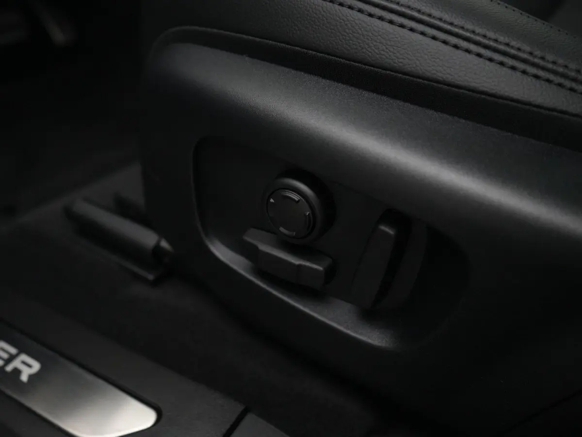 1.5 P270e PHEV AWD Business Dynamic Edition | Nu met €6.127,- voordeel!* | Elektr. Trekhaak | Pixel LED | Black Exterior Pack | Panoramisch schuifdak |