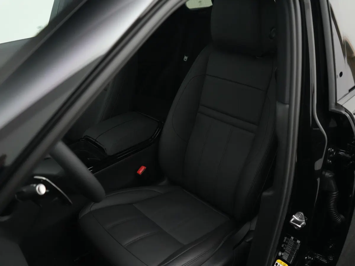 1.5 P270e PHEV AWD Business Dynamic Edition | Nu met €6.127,- voordeel!* | Elektr. Trekhaak | Pixel LED | Black Exterior Pack | Panoramisch schuifdak |