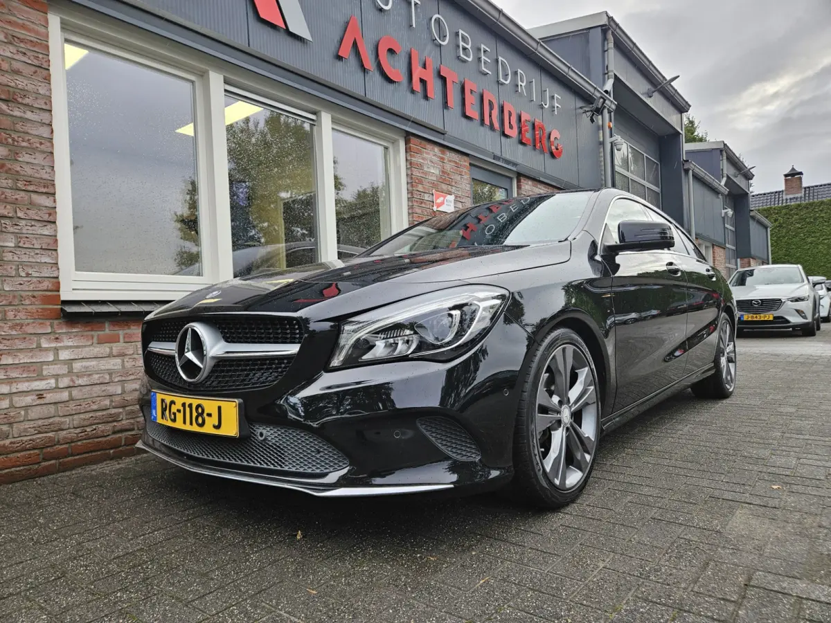 180 Business Solution Automaat! NAP! LED! Mooie/Nette Auto! Navigatie!