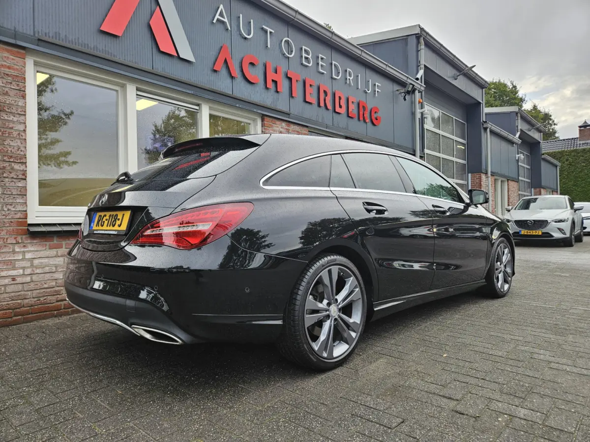 180 Business Solution Automaat! NAP! LED! Mooie/Nette Auto! Navigatie!