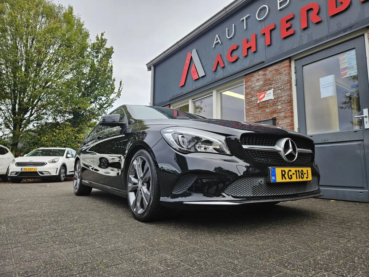 180 Business Solution Automaat! NAP! LED! Mooie/Nette Auto! Navigatie!