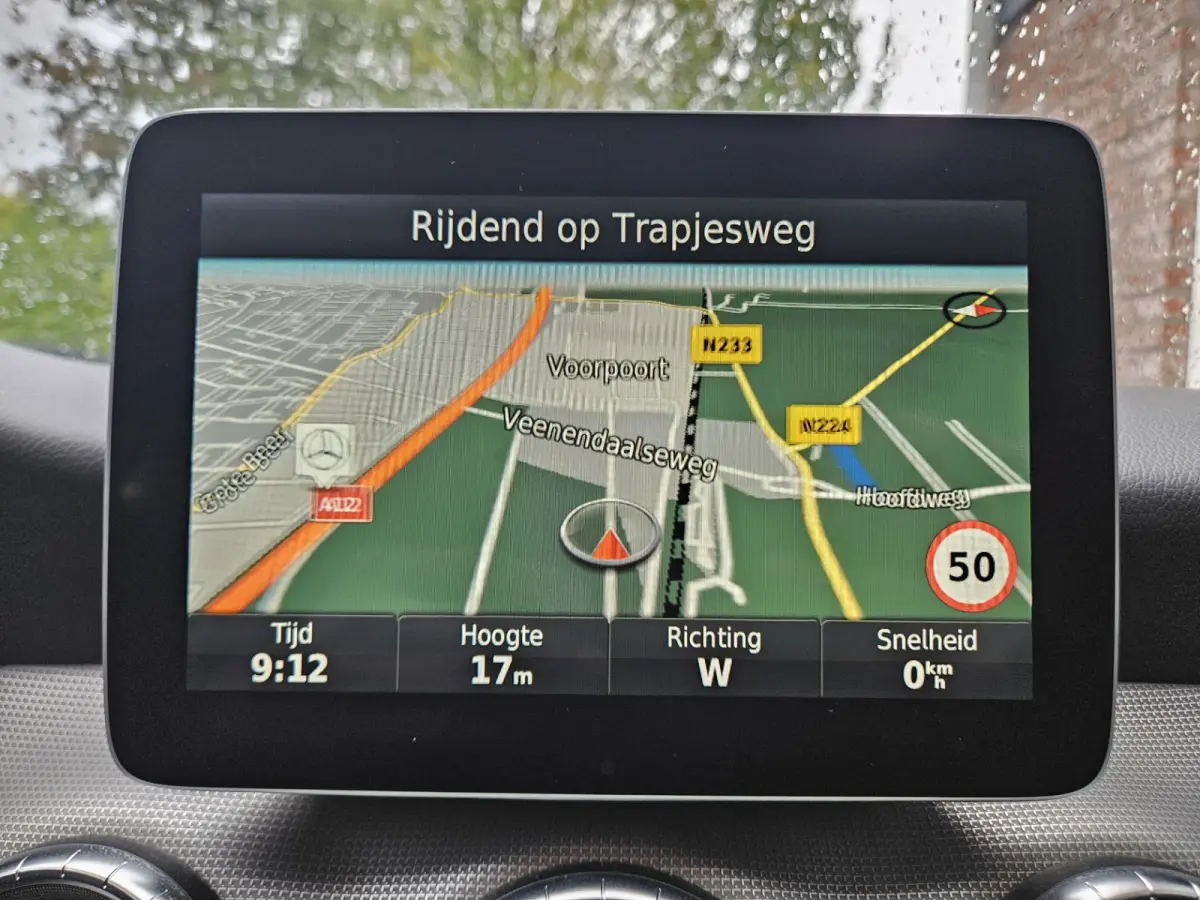 180 Business Solution Automaat! NAP! LED! Mooie/Nette Auto! Navigatie!