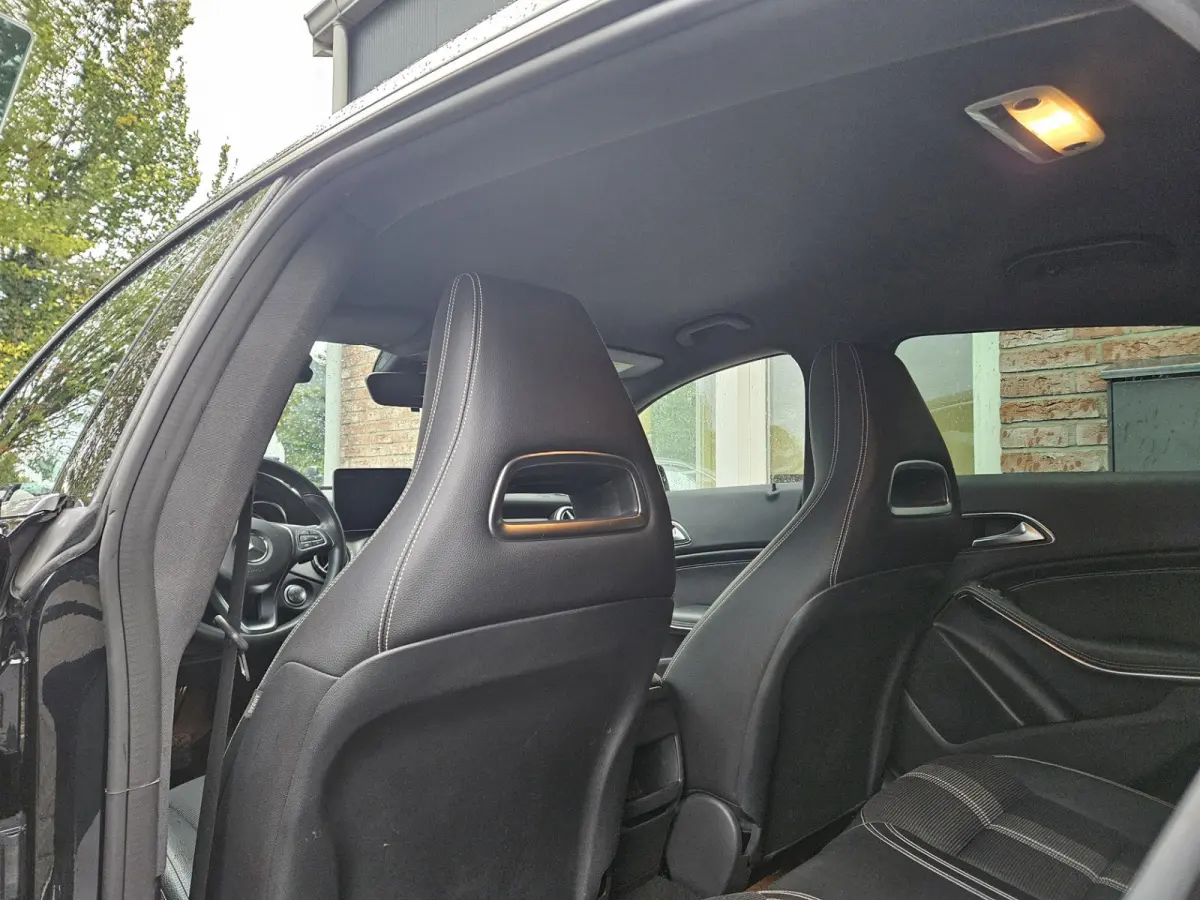 180 Business Solution Automaat! NAP! LED! Mooie/Nette Auto! Navigatie!
