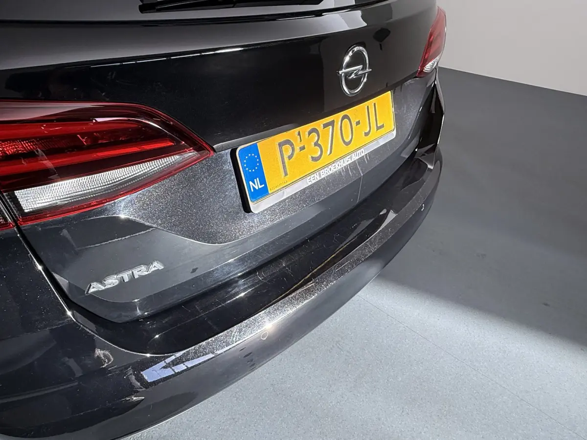 1.2 T. 130 pk Business Elegance / Navigatie / Alcantara / Parkeersensoren / Matrix LED / Keyless / Carplay / 17'' LMV