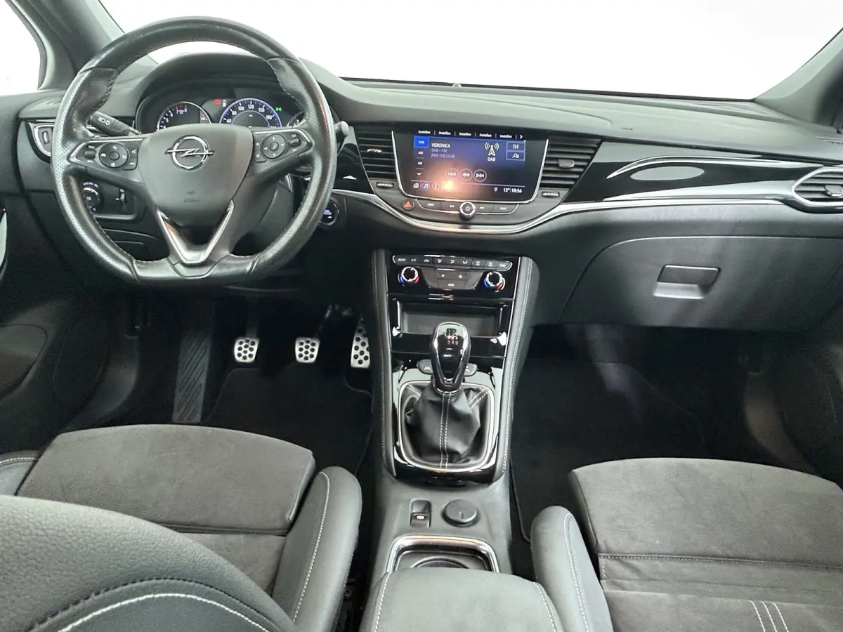1.2 T. 130 pk Business Elegance / Navigatie / Alcantara / Parkeersensoren / Matrix LED / Keyless / Carplay / 17'' LMV