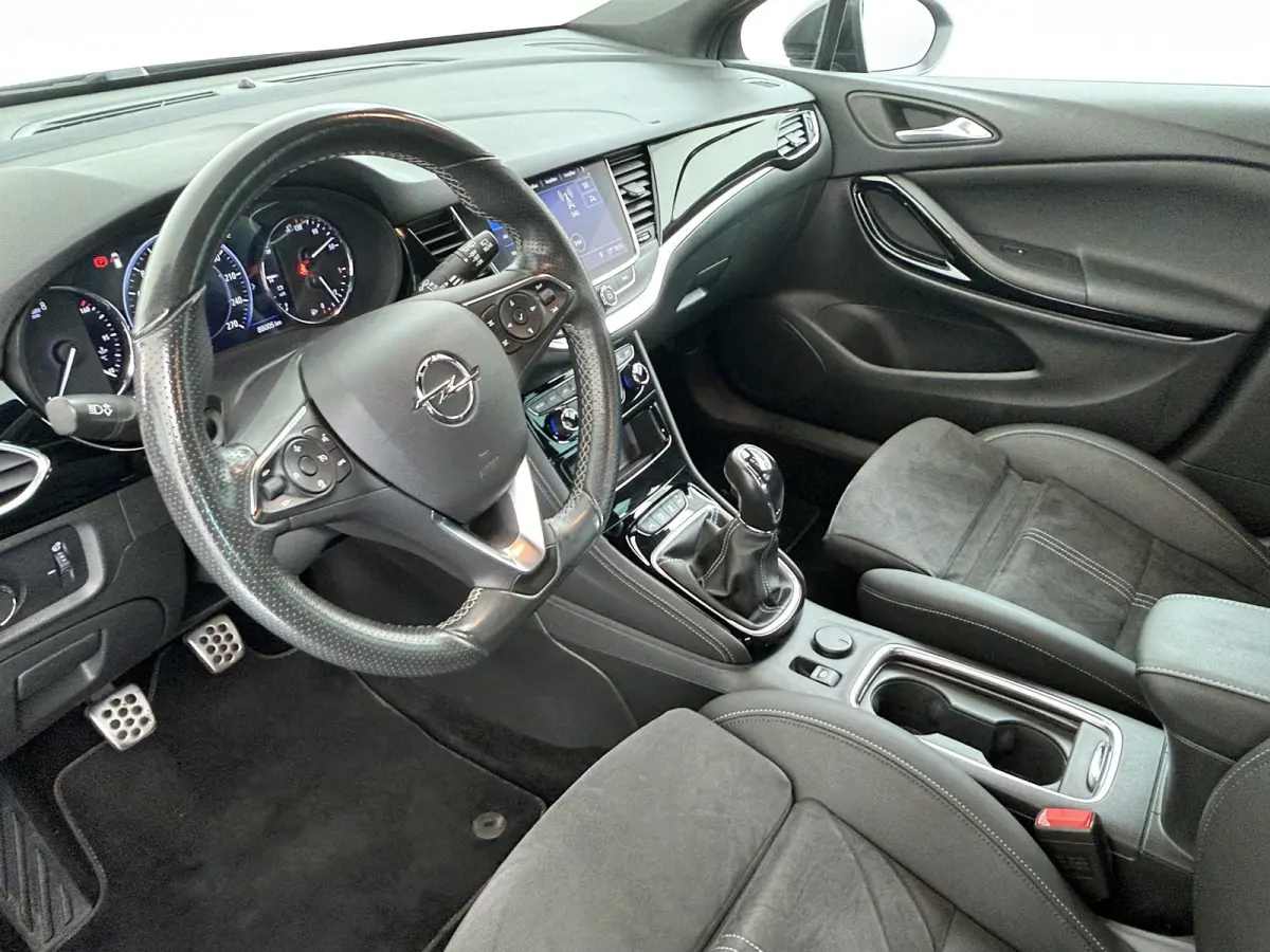1.2 T. 130 pk Business Elegance / Navigatie / Alcantara / Parkeersensoren / Matrix LED / Keyless / Carplay / 17'' LMV