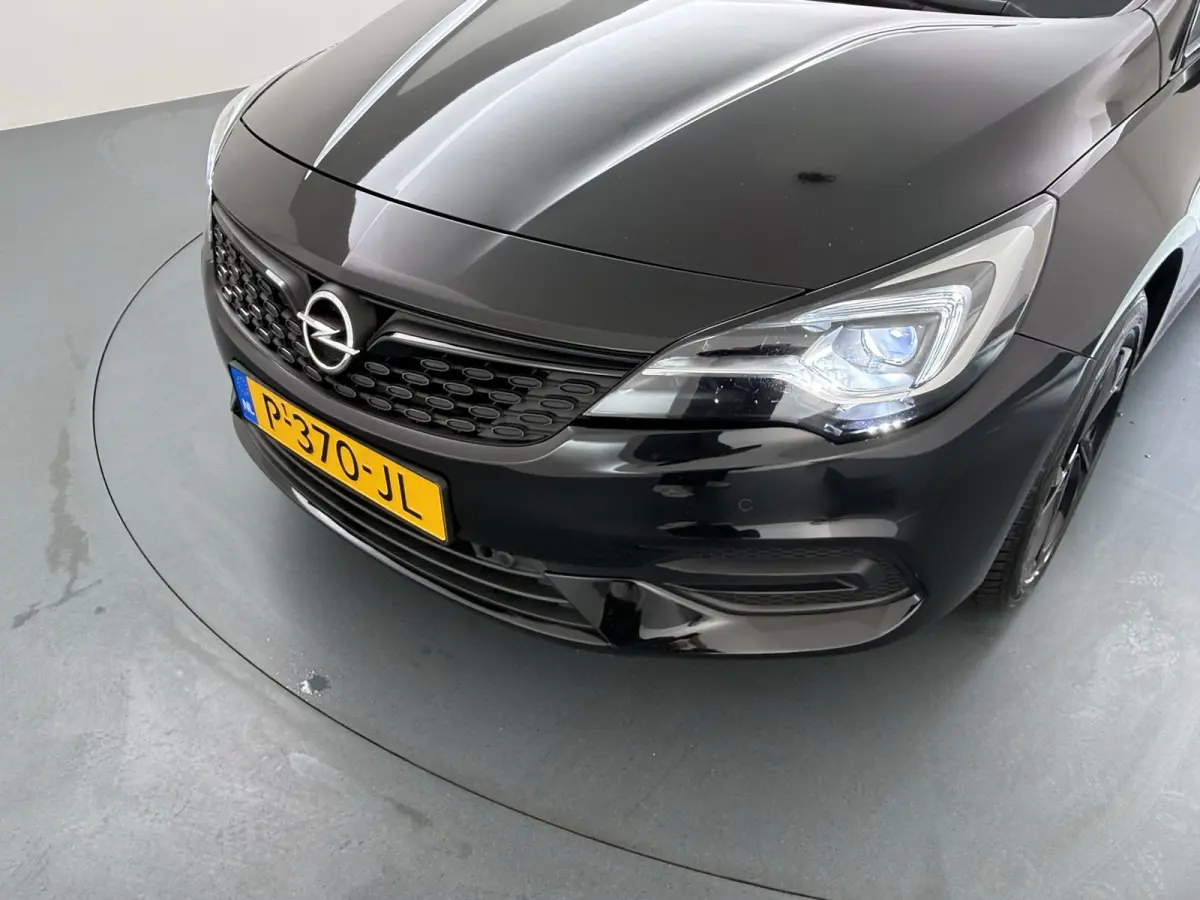 1.2 T. 130 pk Business Elegance / Navigatie / Alcantara / Parkeersensoren / Matrix LED / Keyless / Carplay / 17'' LMV