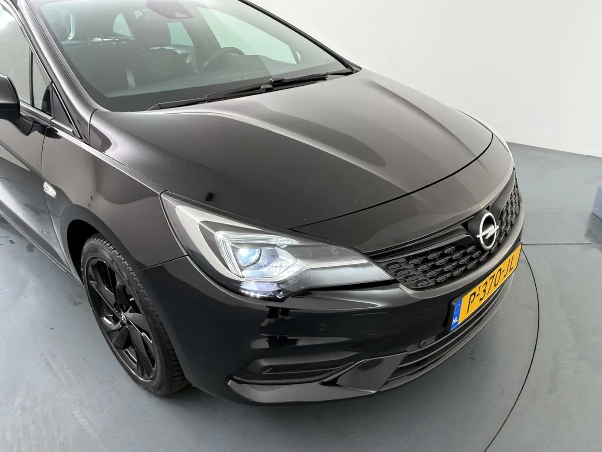1.2 T. 130 pk Business Elegance / Navigatie / Alcantara / Parkeersensoren / Matrix LED / Keyless / Carplay / 17'' LMV