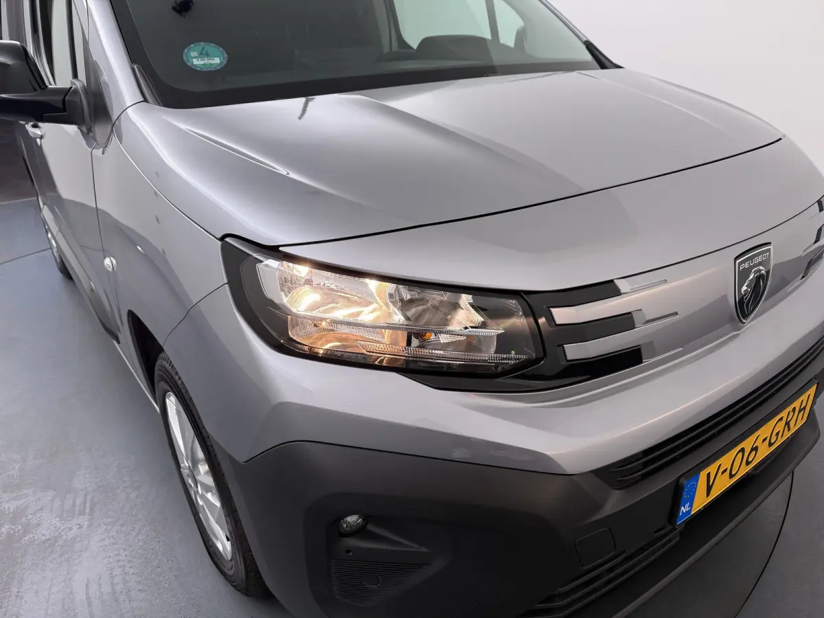 1.5 BlueHDi 130 EAT8 S&S L1 | MET STELLINGEN | | INRICHTING MET KASTEN | | Achteruitrijcamera | Airco (automatisch) | Apple Carplay/Android Auto|telefoonintegratie premium