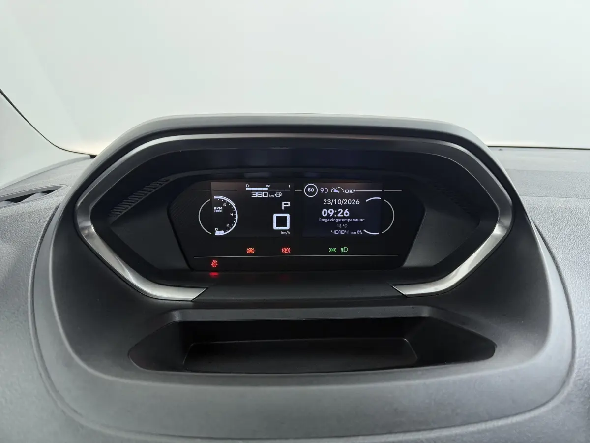 1.5 BlueHDi 130 EAT8 S&S L1 | MET STELLINGEN | | INRICHTING MET KASTEN | | Achteruitrijcamera | Airco (automatisch) | Apple Carplay/Android Auto|telefoonintegratie premium