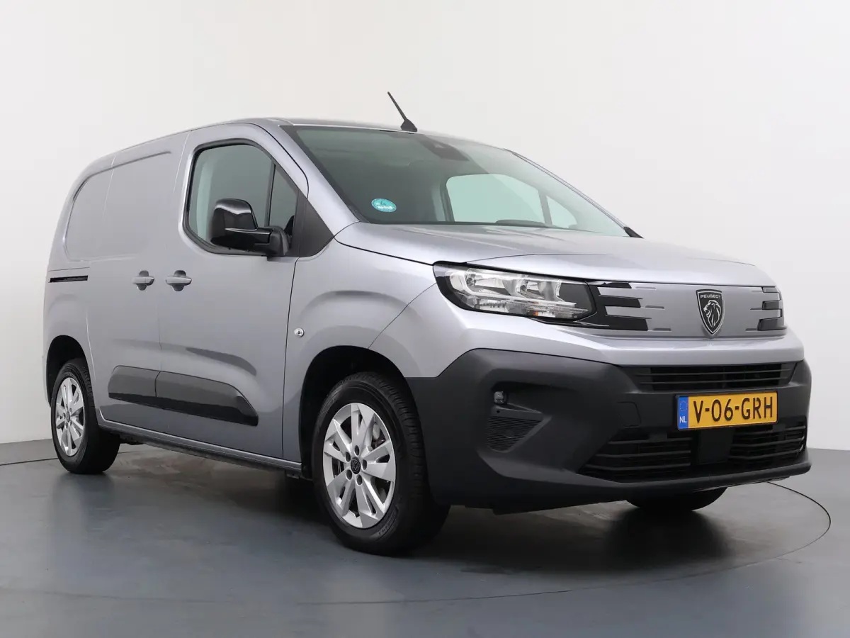 1.5 BlueHDi 130 EAT8 S&S L1 | MET STELLINGEN | | INRICHTING MET KASTEN | | Achteruitrijcamera | Airco (automatisch) | Apple Carplay/Android Auto|telefoonintegratie premium