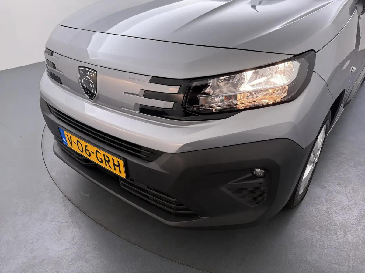 1.5 BlueHDi 130 EAT8 S&S L1 | MET STELLINGEN | | INRICHTING MET KASTEN | | Achteruitrijcamera | Airco (automatisch) | Apple Carplay/Android Auto|telefoonintegratie premium