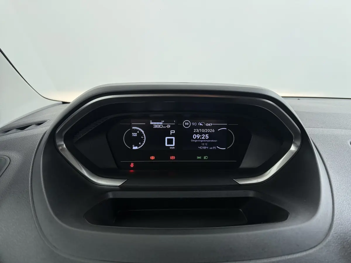 1.5 BlueHDi 130 EAT8 S&S L1 | MET STELLINGEN | | INRICHTING MET KASTEN | | Achteruitrijcamera | Airco (automatisch) | Apple Carplay/Android Auto|telefoonintegratie premium