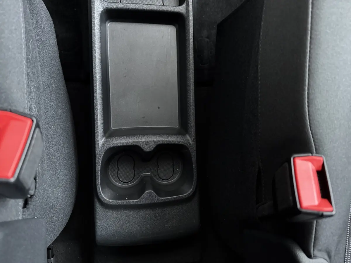 1.5 BlueHDi 130 EAT8 S&S L1 | MET STELLINGEN | | INRICHTING MET KASTEN | | Achteruitrijcamera | Airco (automatisch) | Apple Carplay/Android Auto|telefoonintegratie premium