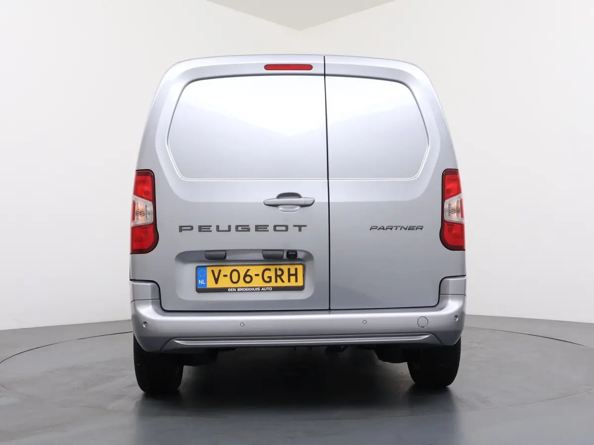 1.5 BlueHDi 130 EAT8 S&S L1 | MET STELLINGEN | | INRICHTING MET KASTEN | | Achteruitrijcamera | Airco (automatisch) | Apple Carplay/Android Auto|telefoonintegratie premium