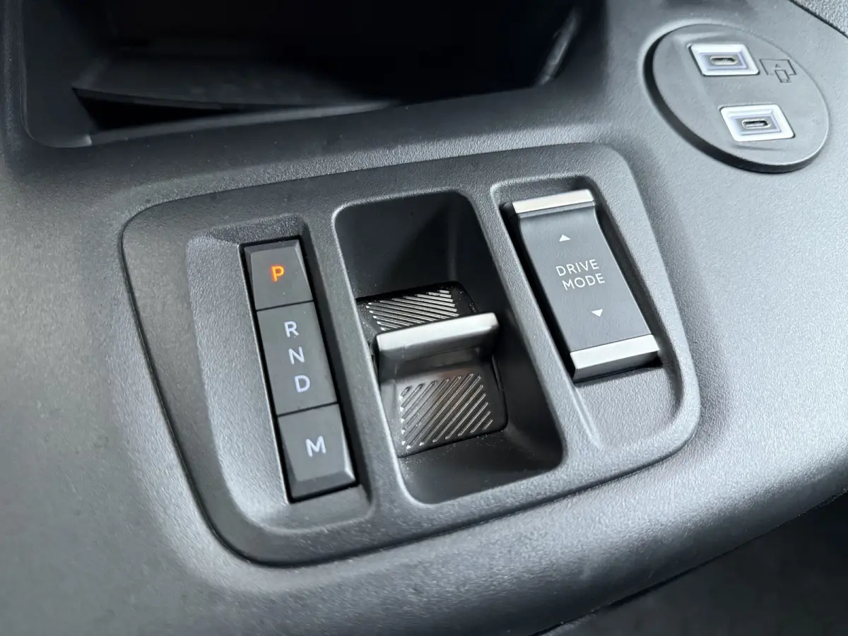 1.5 BlueHDi 130 EAT8 S&S L1 | MET STELLINGEN | | INRICHTING MET KASTEN | | Achteruitrijcamera | Airco (automatisch) | Apple Carplay/Android Auto|telefoonintegratie premium