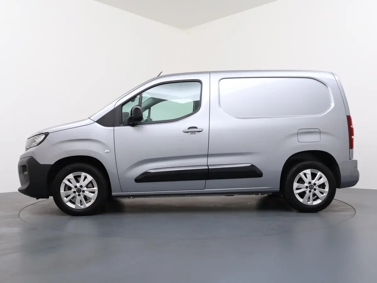 1.5 BlueHDi 130 EAT8 S&S L1 | MET STELLINGEN | | INRICHTING MET KASTEN | | Achteruitrijcamera | Airco (automatisch) | Apple Carplay/Android Auto|telefoonintegratie premium