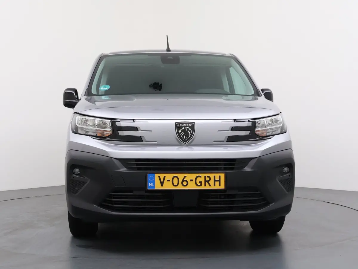 1.5 BlueHDi 130 EAT8 S&S L1 | MET STELLINGEN | | INRICHTING MET KASTEN | | Achteruitrijcamera | Airco (automatisch) | Apple Carplay/Android Auto|telefoonintegratie premium