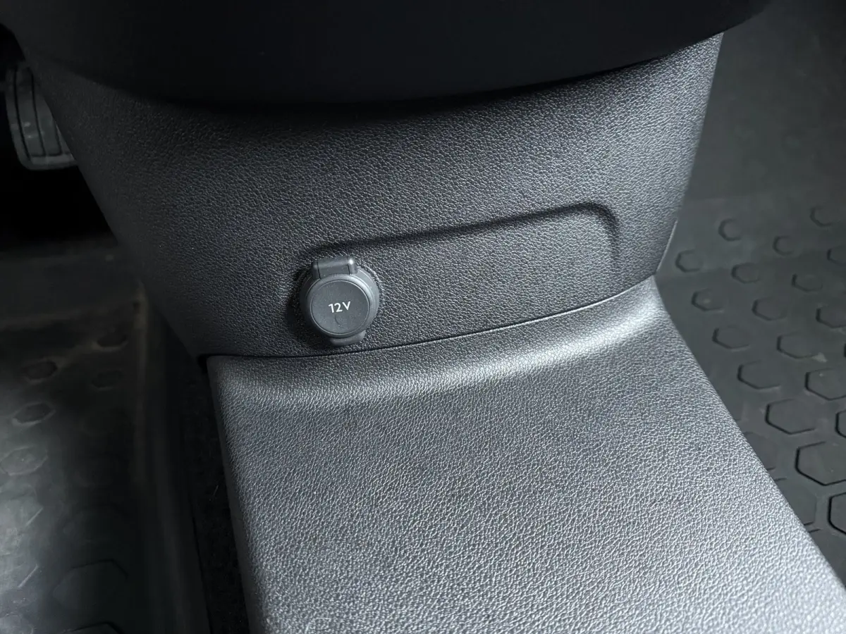 1.5 BlueHDi 130 EAT8 S&S L1 | MET STELLINGEN | | INRICHTING MET KASTEN | | Achteruitrijcamera | Airco (automatisch) | Apple Carplay/Android Auto|telefoonintegratie premium
