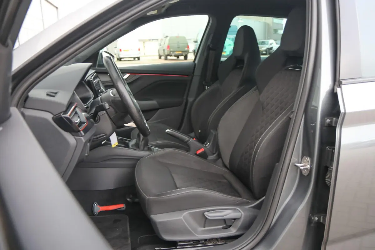 1.0 TSI 110pk Sport Business | Climatronic | Cruise Control | SmartLink | Lane Assist