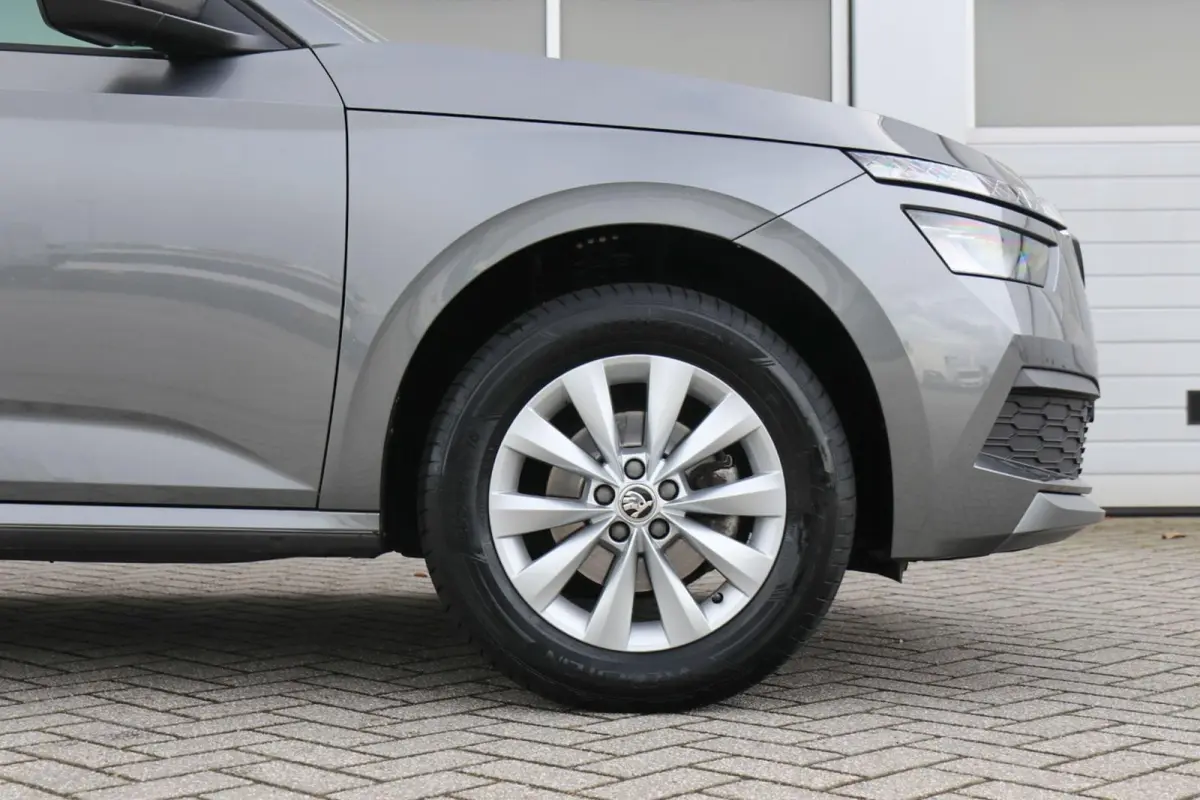 1.0 TSI 110pk Sport Business | Climatronic | Cruise Control | SmartLink | Lane Assist