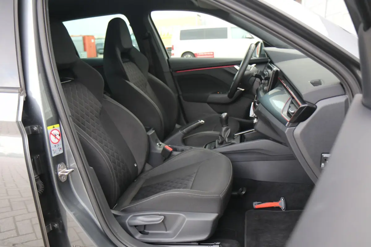 1.0 TSI 110pk Sport Business | Climatronic | Cruise Control | SmartLink | Lane Assist