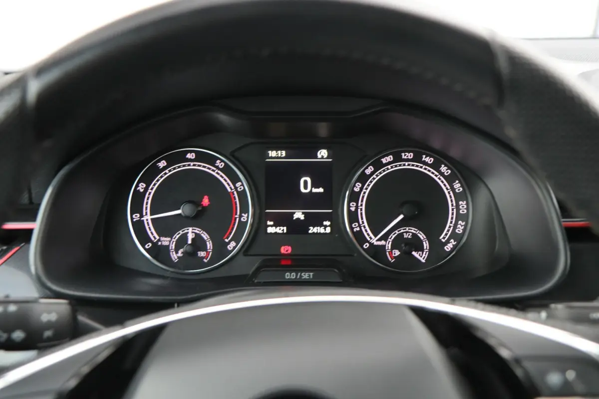 1.0 TSI 110pk Sport Business | Climatronic | Cruise Control | SmartLink | Lane Assist