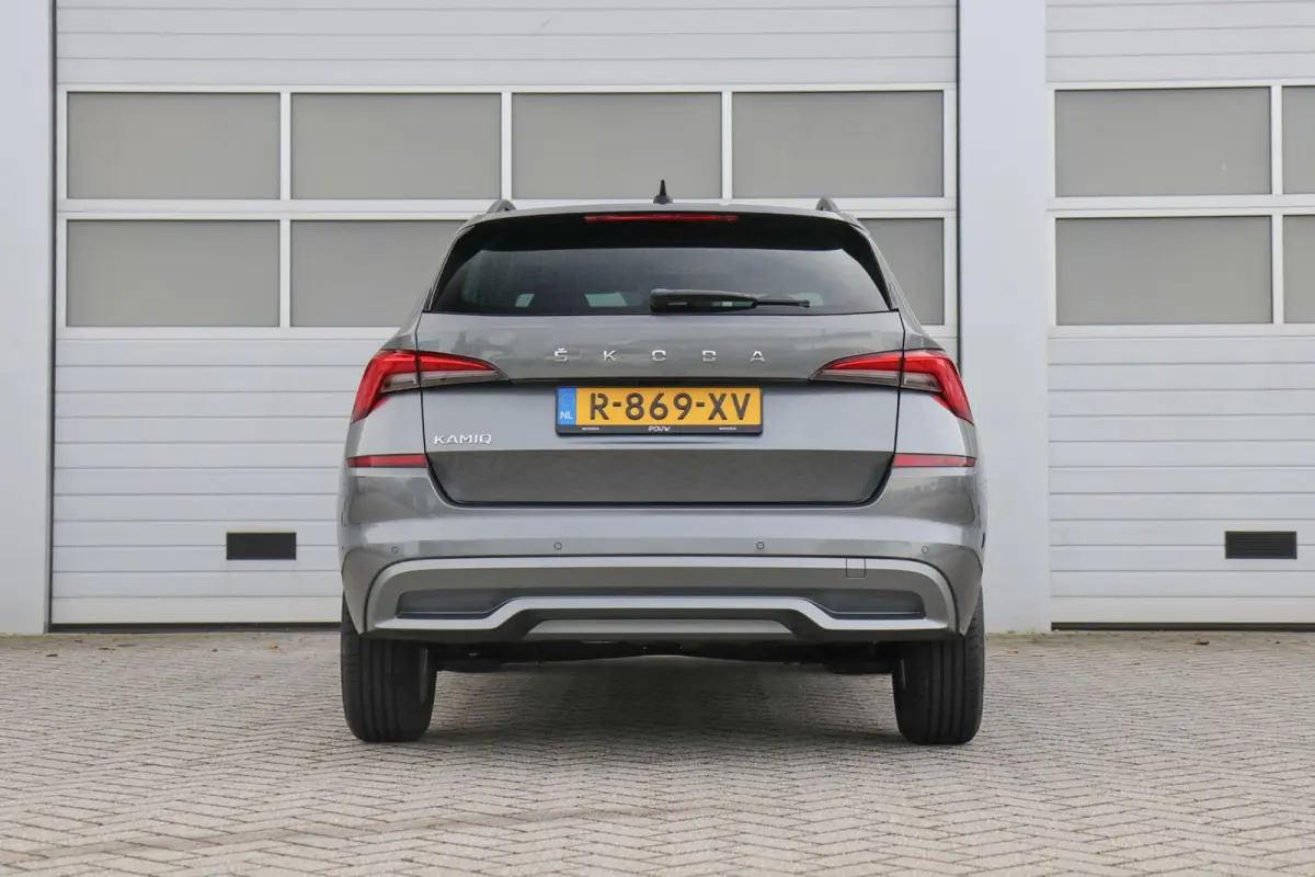 1.0 TSI 110pk Sport Business | Climatronic | Cruise Control | SmartLink | Lane Assist