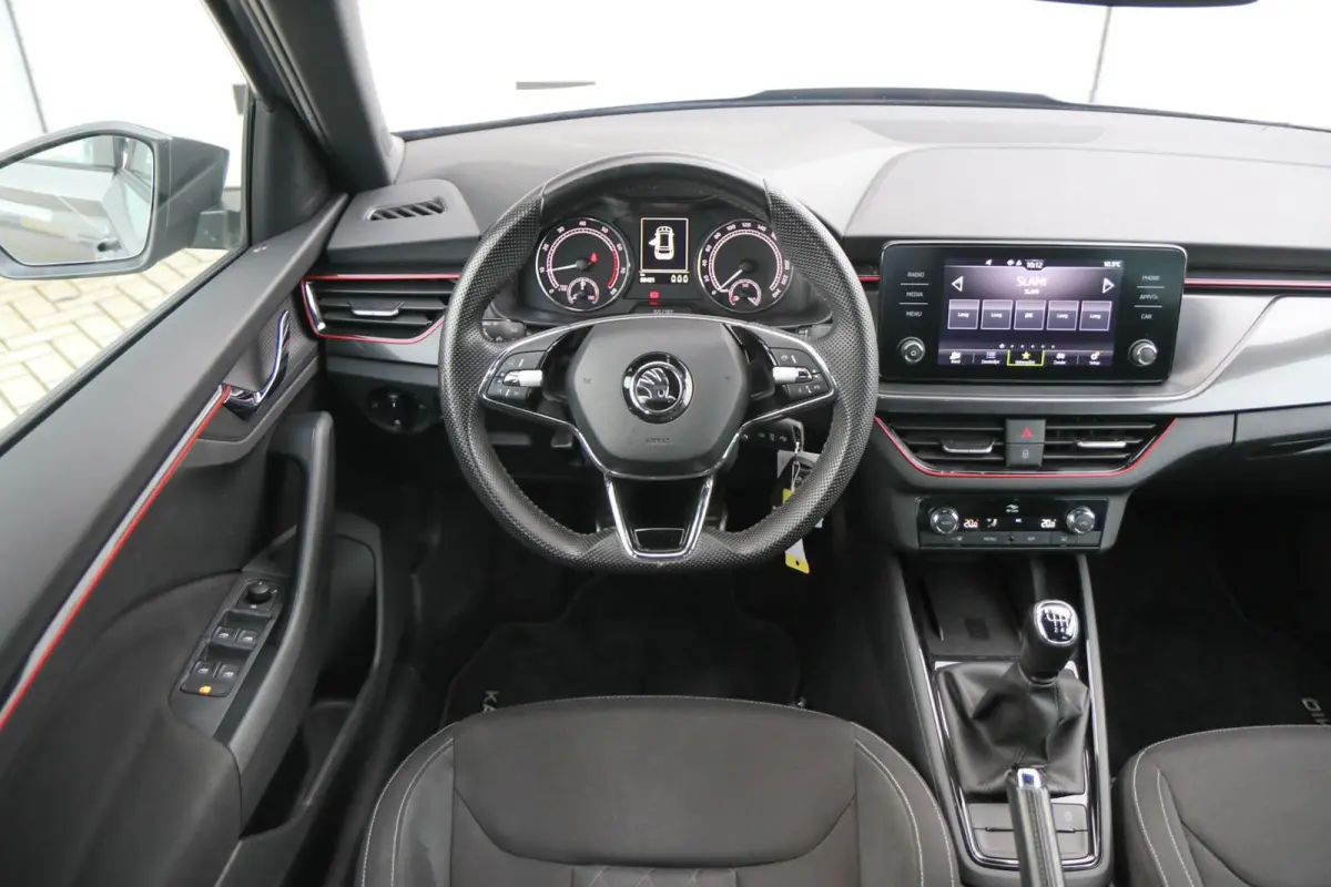 1.0 TSI 110pk Sport Business | Climatronic | Cruise Control | SmartLink | Lane Assist