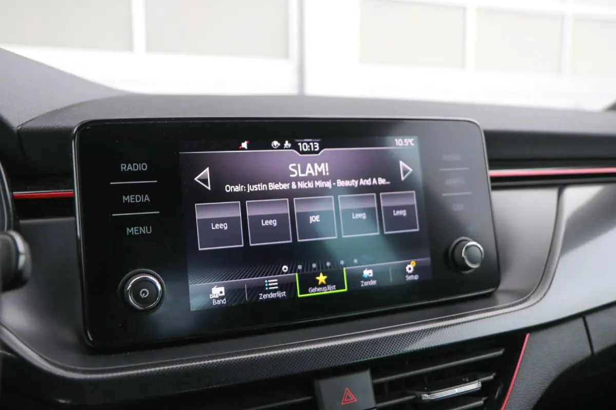 1.0 TSI 110pk Sport Business | Climatronic | Cruise Control | SmartLink | Lane Assist